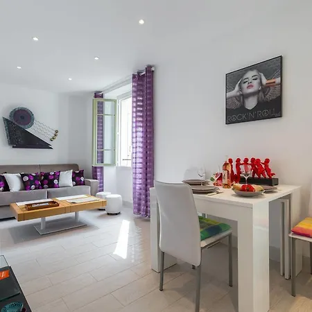 Le Rossetti 2 - F2 Lumineux, Ascenseur, Climatisation, Coeur Vieux-nice *